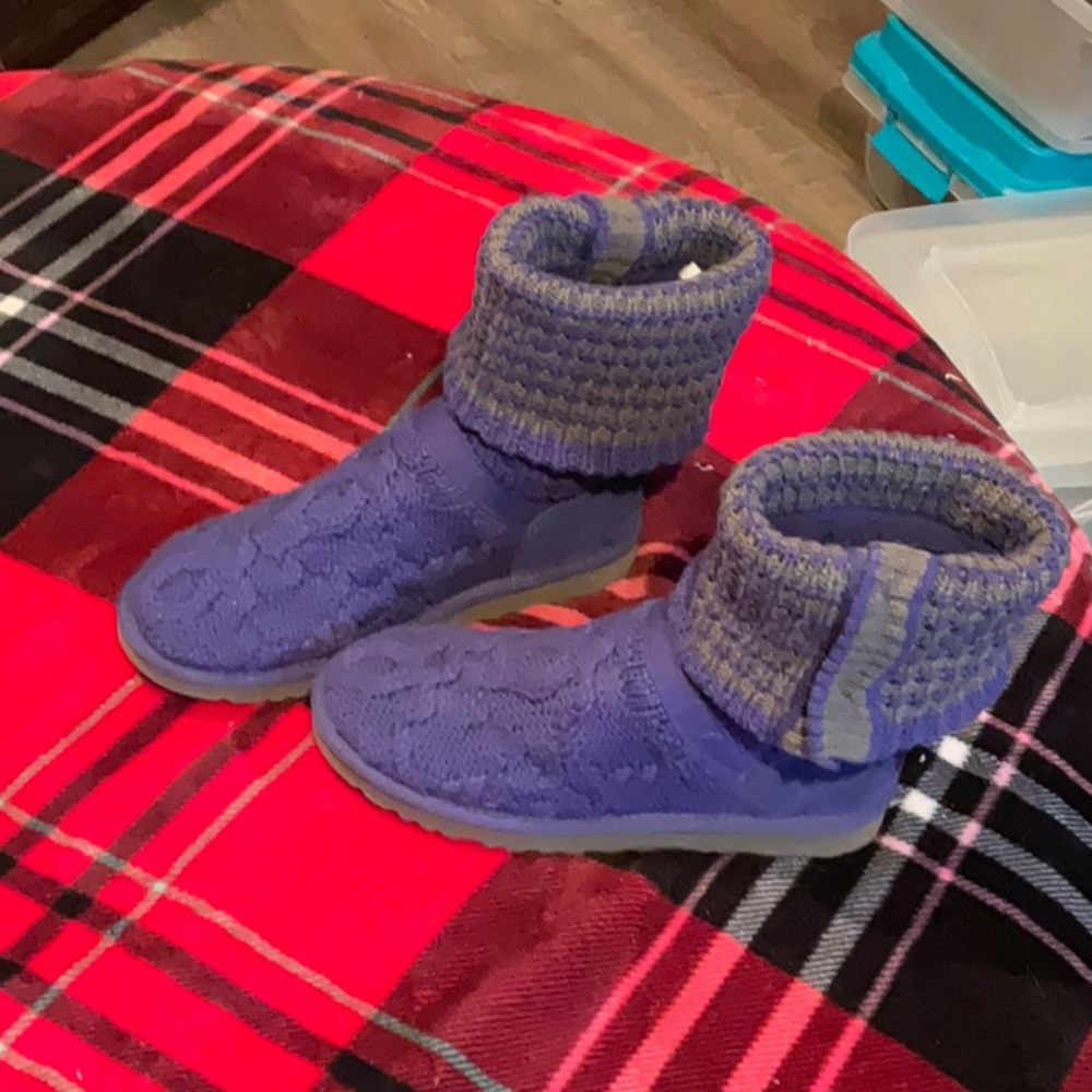 EUC purple fold over UGGS